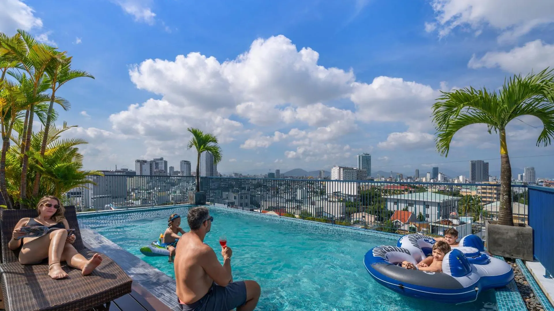 Апарт-отель Dana Boutique Hotel & Apartment Дананг