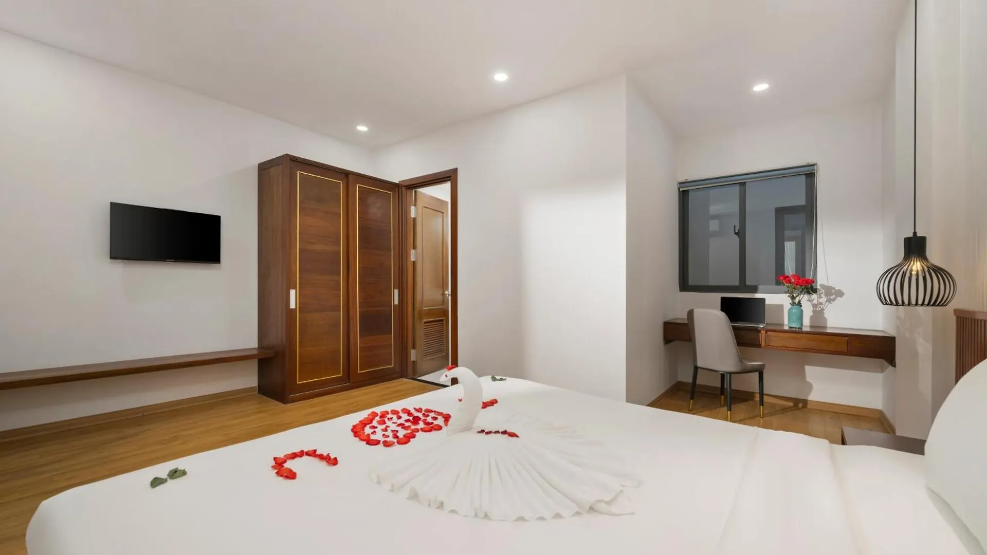 Dana Boutique Hotel & Apartment Da Nang 4*,